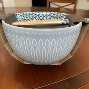 Signature Housewares 26-Ounce Noodle Bowls With Chopsticks